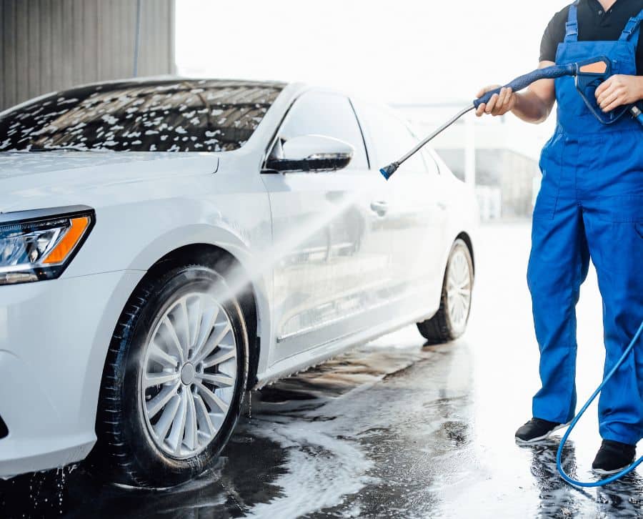 CERDÁ MOTORS | La importancia de la limpieza profesional de tu coche 