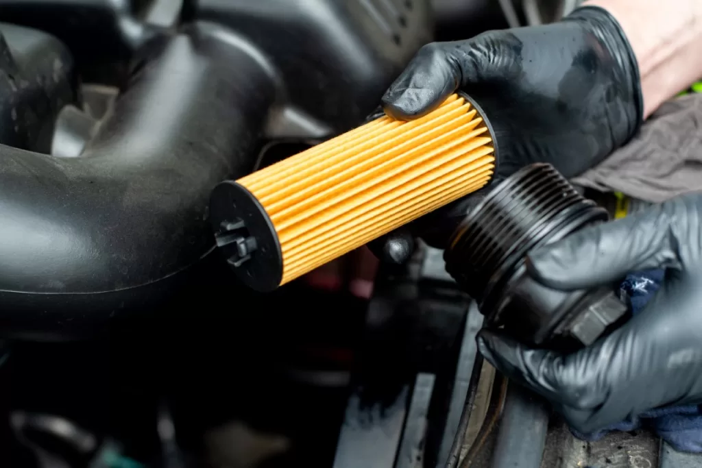 CERDÁ MOTORS | Por qué el cambio de aceite y filtro es esencial para tu vehículo