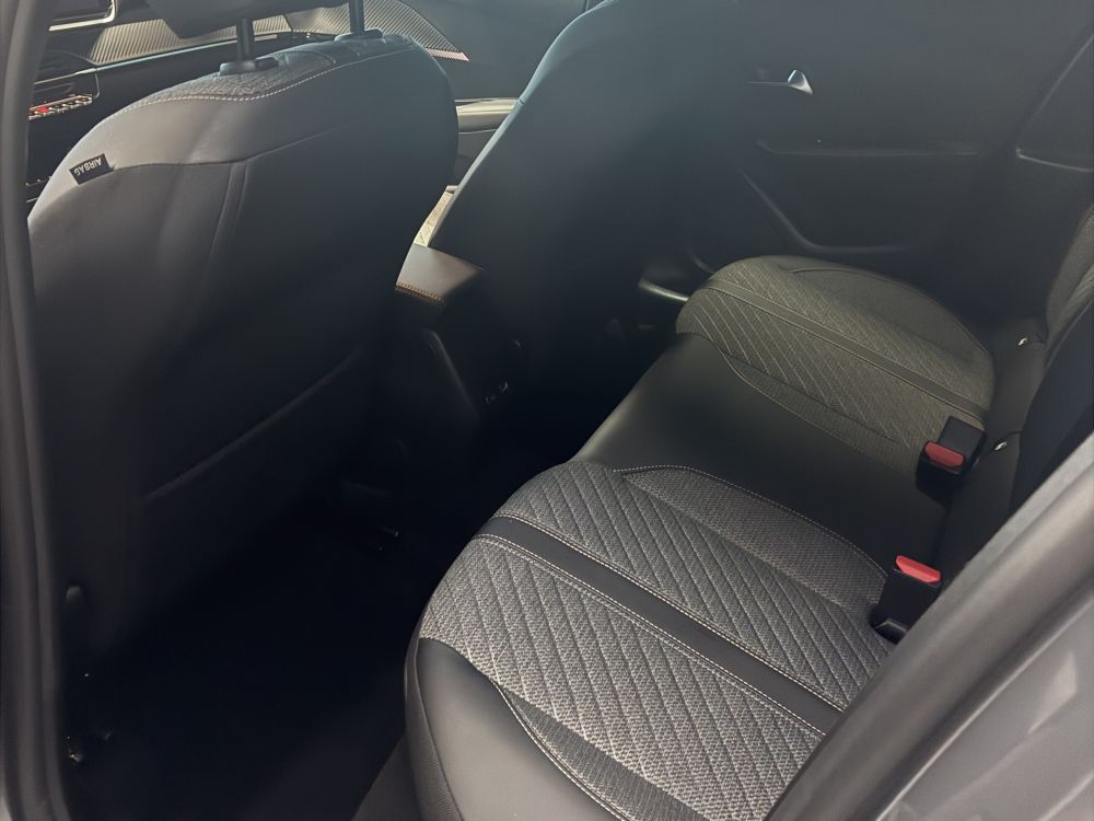 CERDÁ MOTORS | PEUGEOT 208 Allure 100 SS 6 Vel - Año 2025 - Km 22.000 CERDÁ MOTORS | PEUGEOT 208 Allure 100 SS 6 Vel - Año 2025 - Km 22.000